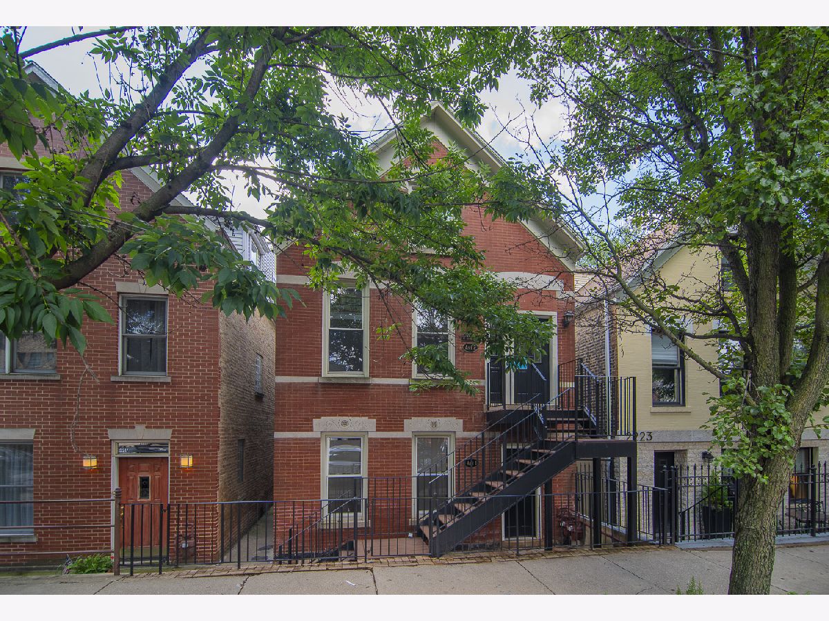 Condos & Townhomes & Homes For Rent Bucktown Chicago Illinois, 2221 Charleston