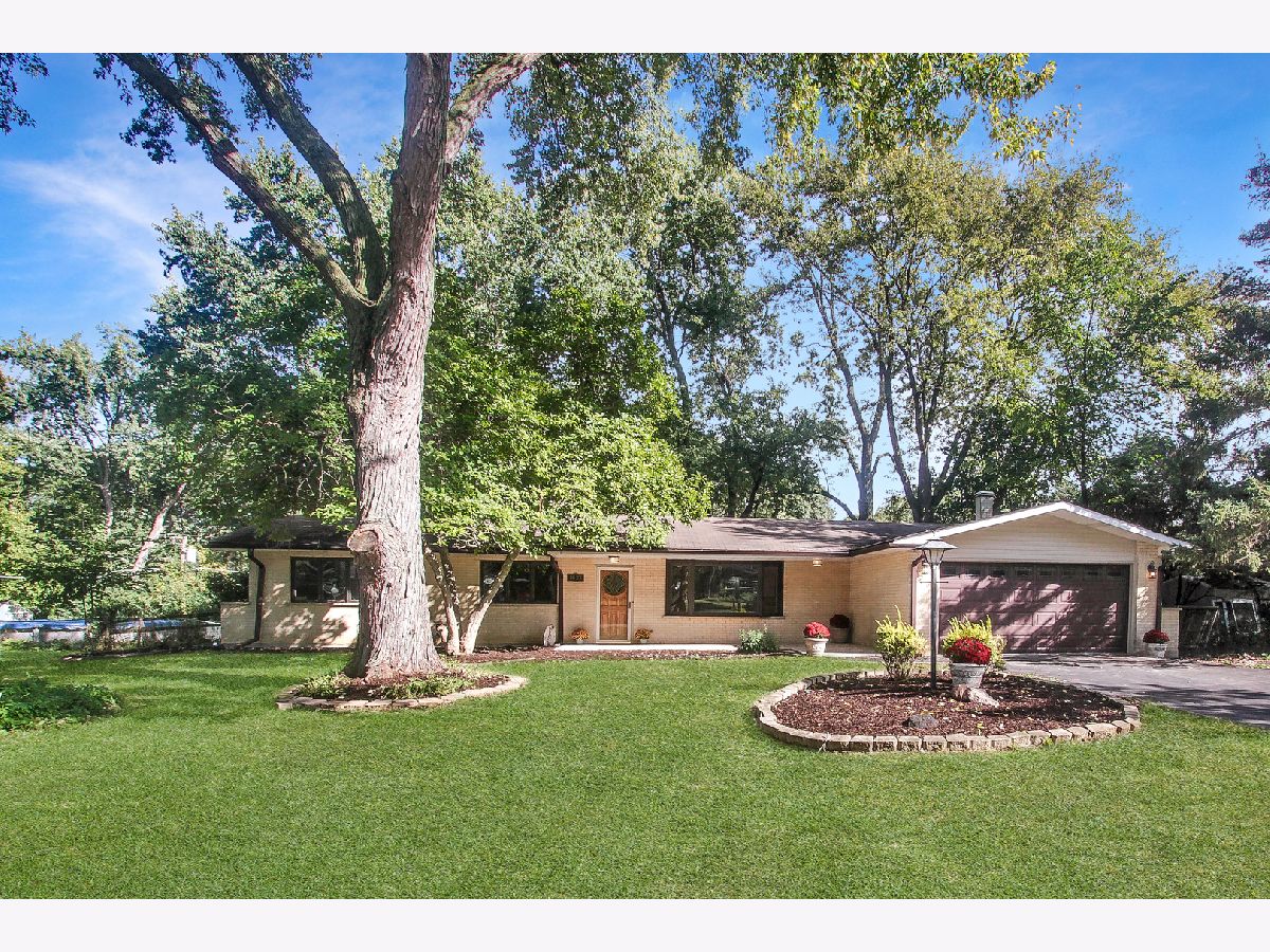 For Sale Roselle Illinois, 1623 Indian Hill Drive