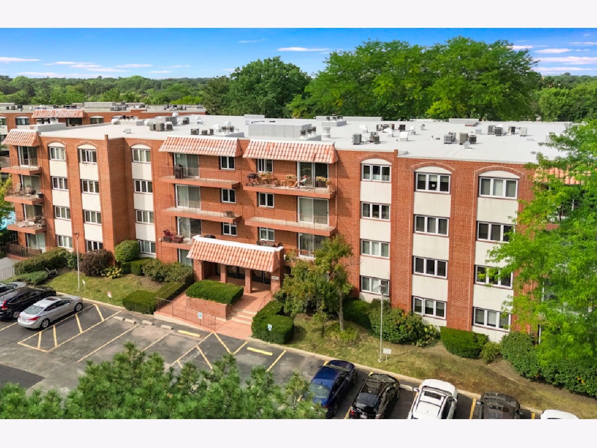 Condominiums For Sale Spanish Courts Highland Park Illinois, 2066 Saint Johns Avenue