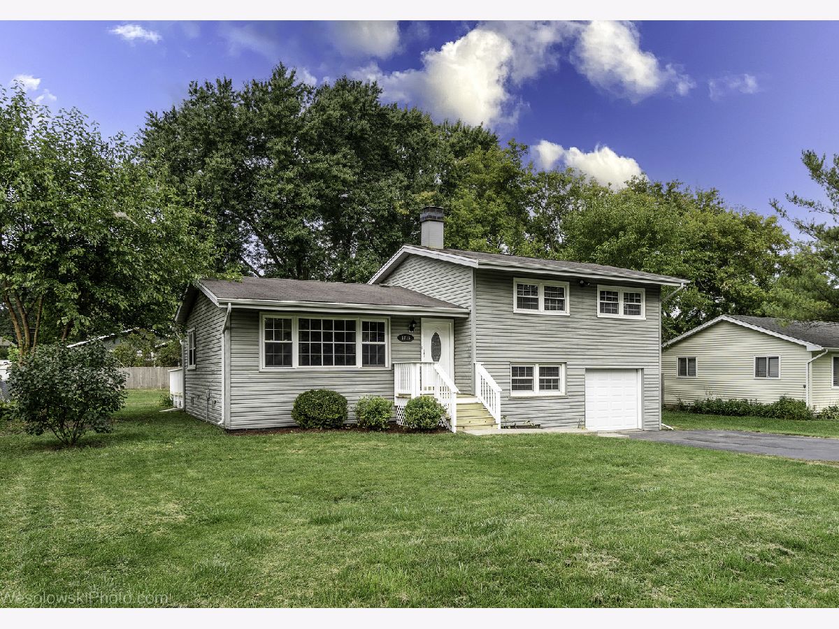 Homes For Sale Lakeland Park Mchenry Illinois, 1715 Flower Street
