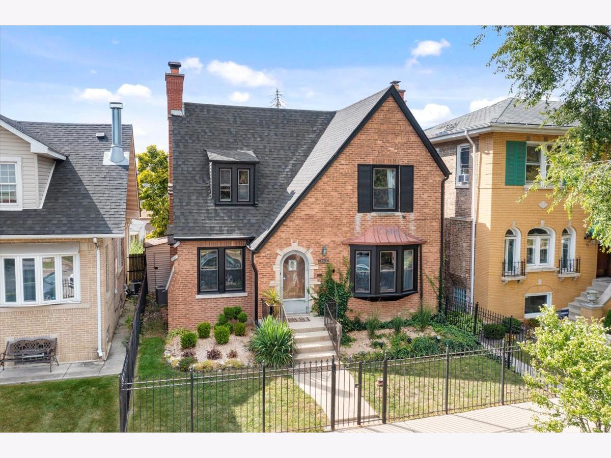  Sold Chicago Illinois, 2918 Lotus