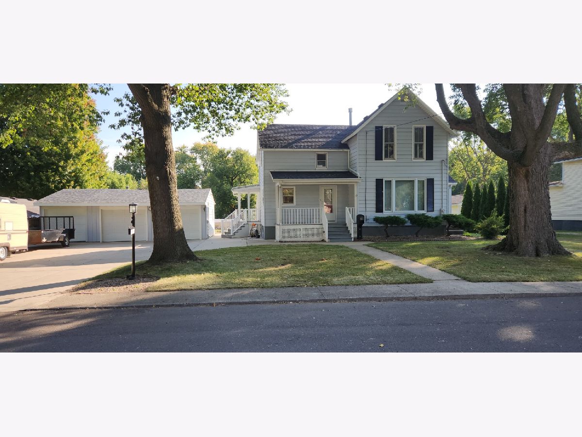  For Sale Sterling Illinois, 724 Broadway Avenue