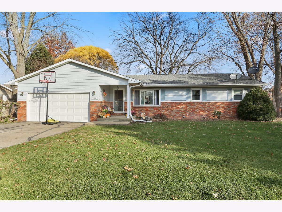  For Sale Monticello Illinois, 908 Robert Webb Drive