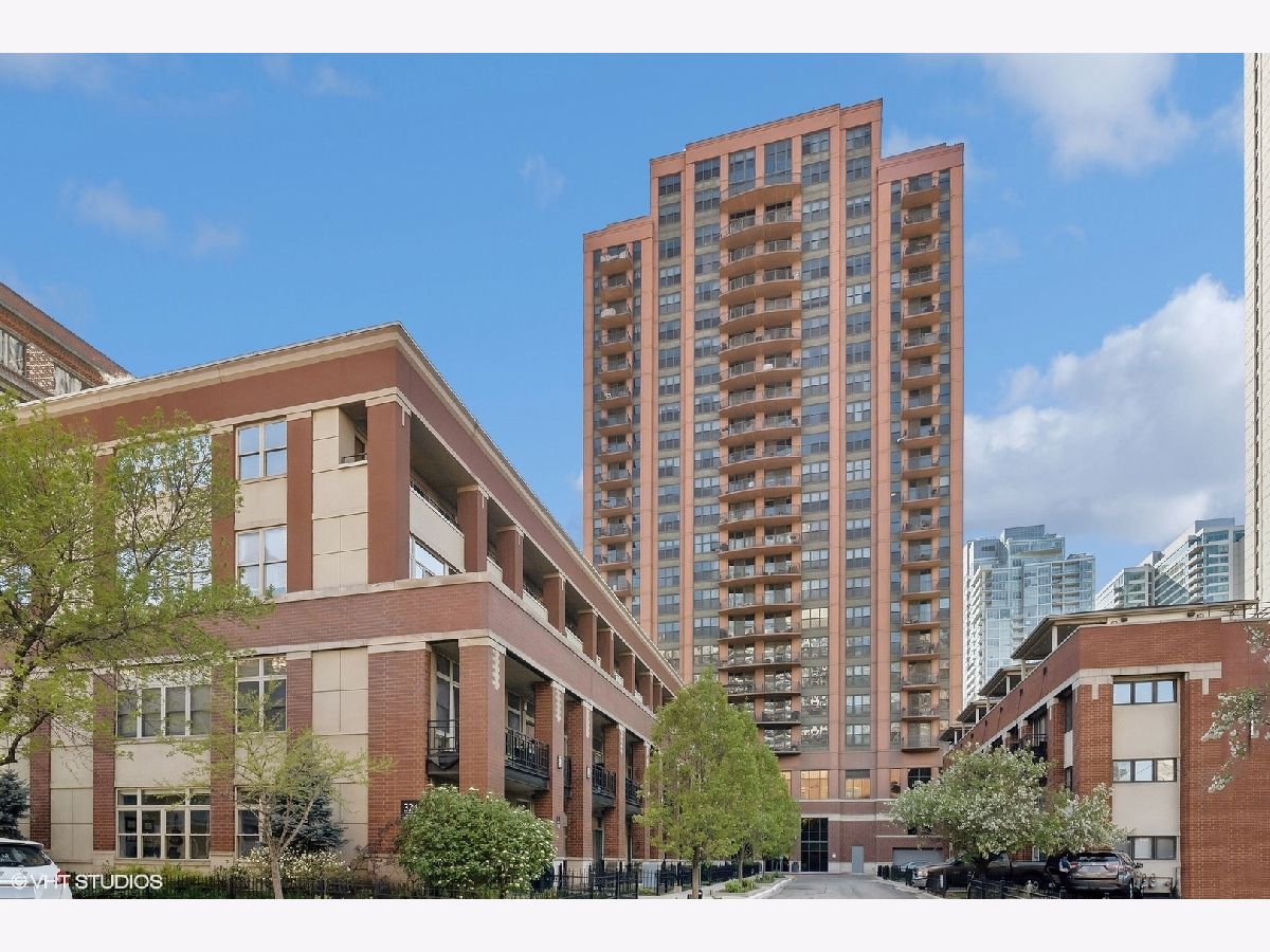 Condominiums Rented Kinzie Station Chicago Illinois, 330 Jefferson