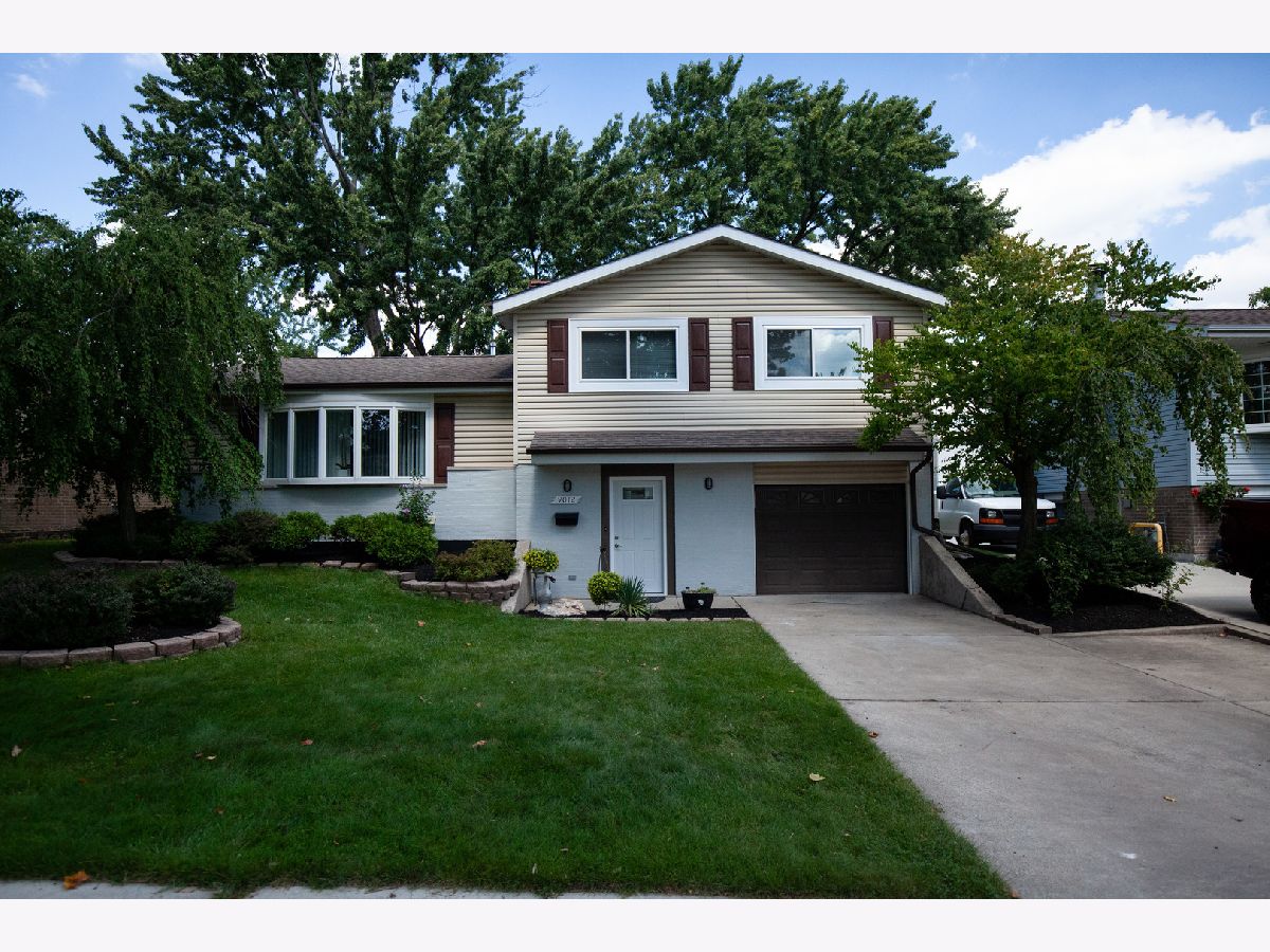  For Sale Hickory Hills Illinois, 9012 89th Street