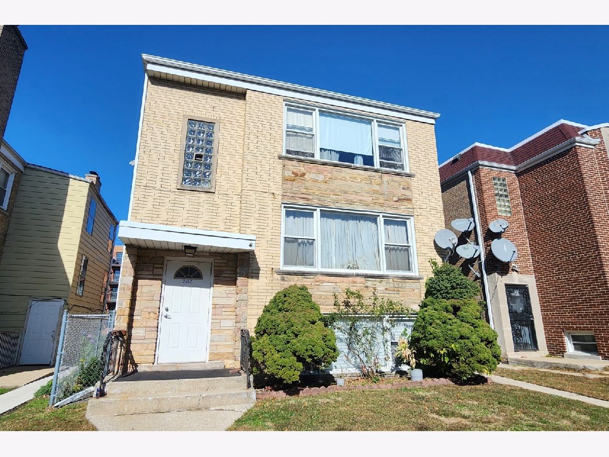 Homes & Condos & Townhomes For Rent Budlong Woods Chicago Illinois, 2552 Rascher