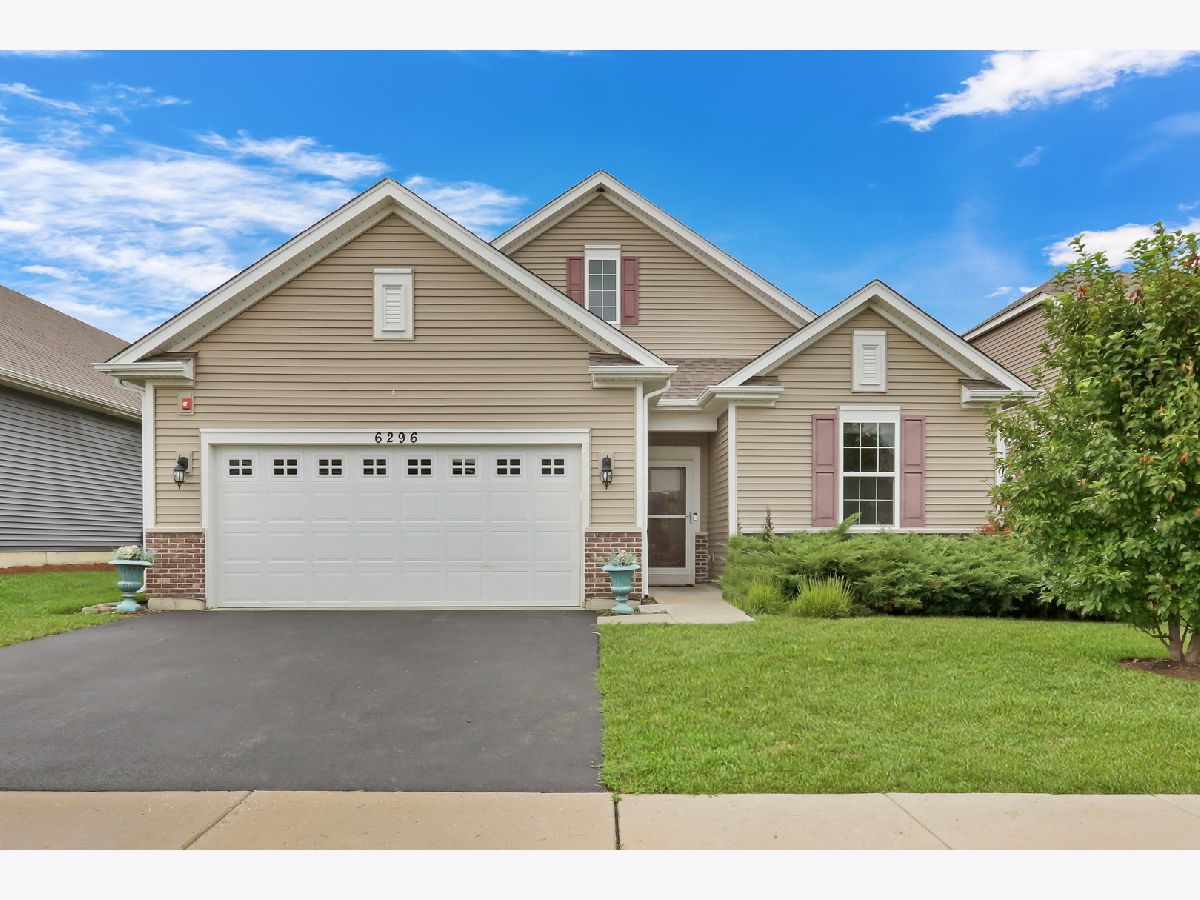  For Sale Gurnee Illinois, 6296 Doral Drive