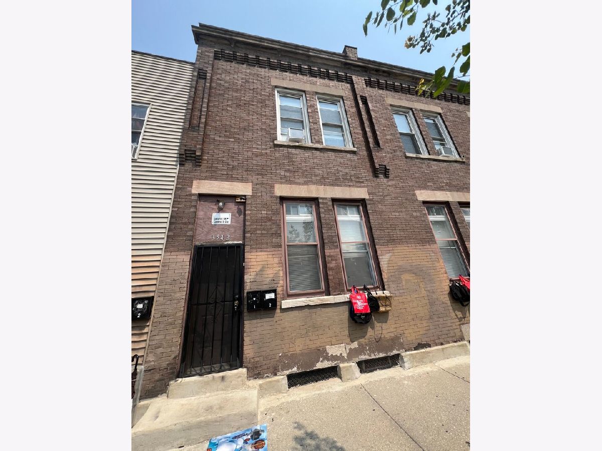 Rented Chicago Illinois, 3542 24th