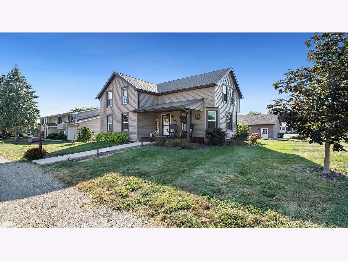  For Sale Polo Illinois, 303 Prairie Avenue