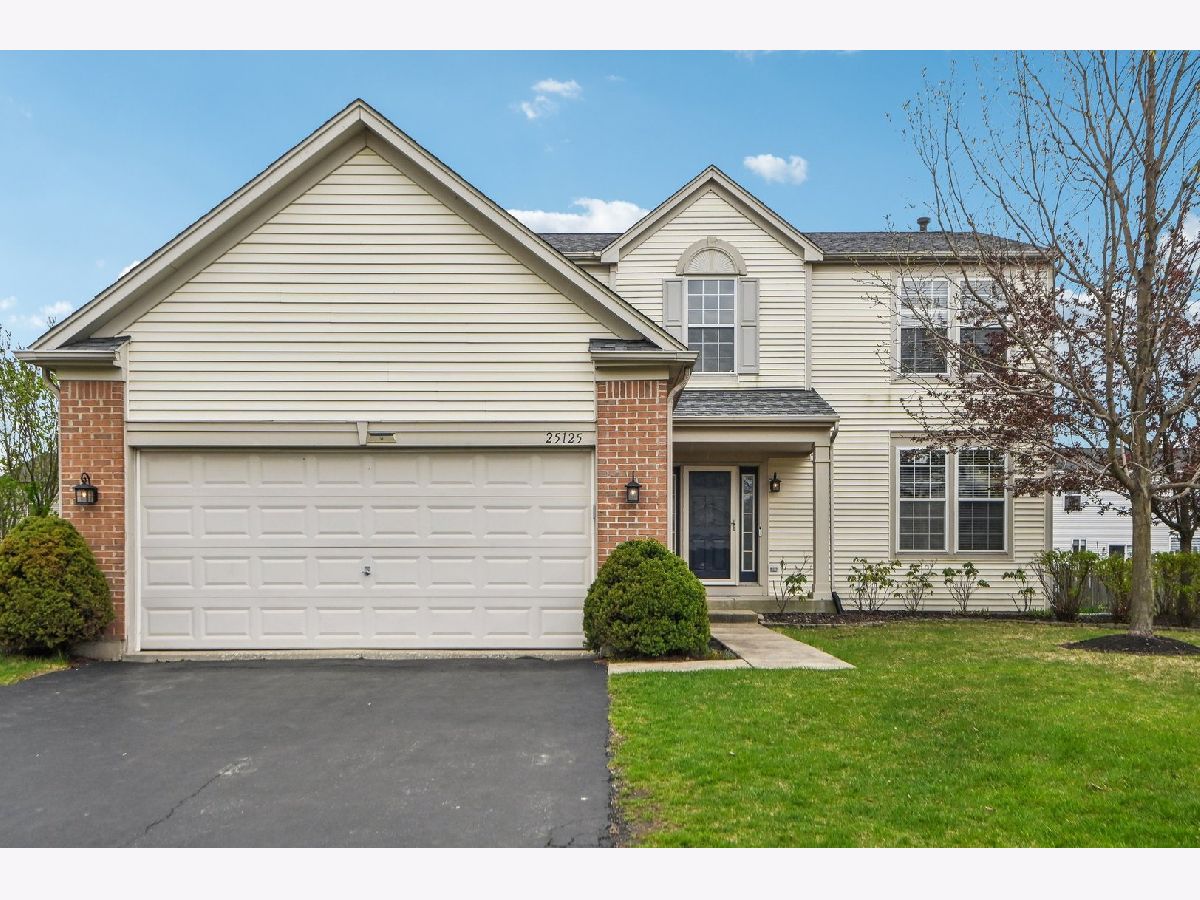 Homes & Townhomes & Condos For Sale Auburn Lakes Plainfield Illinois, 25125 Rockwell Lane