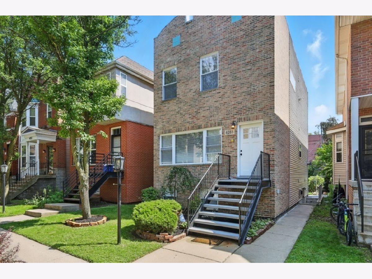 Condos & Townhomes & Homes For Sale Bronzeville Chicago Illinois, 4055 Ellis Avenue