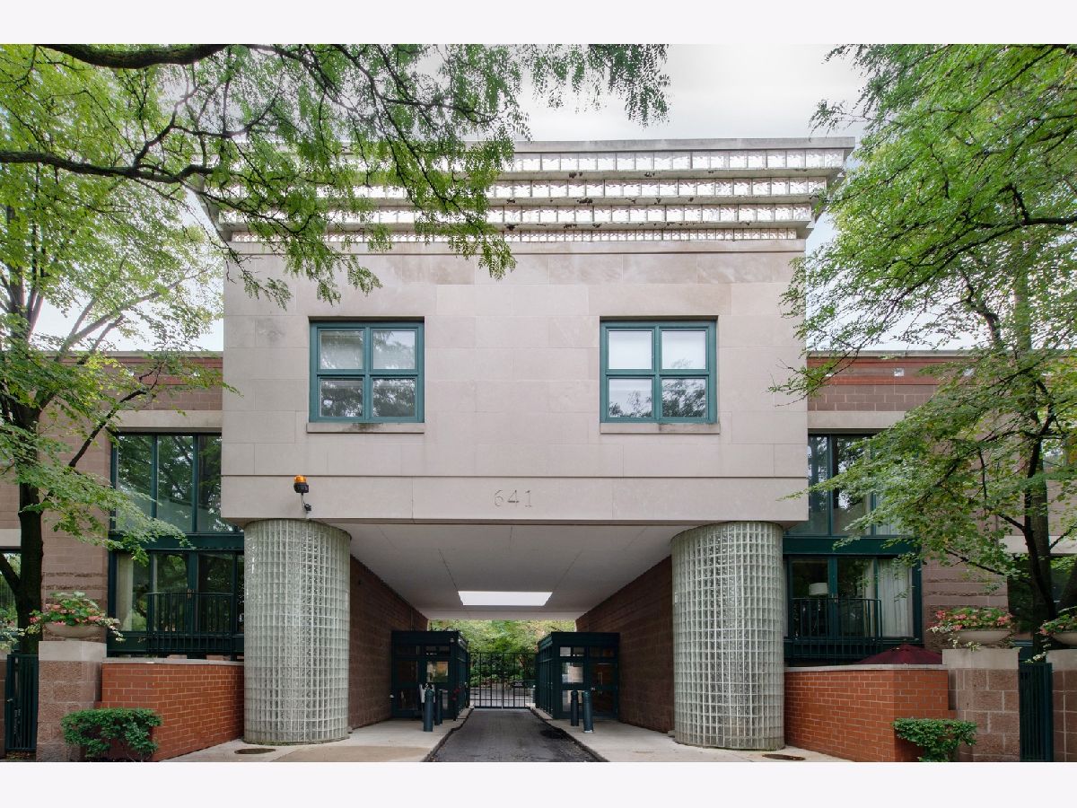  Rented Chicago Illinois, 641 Willow