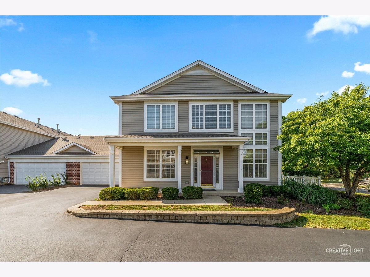 Townhomes & Condos & Homes For Sale Windsor Pointe Sugar Grove Illinois, 230 St James Parkway