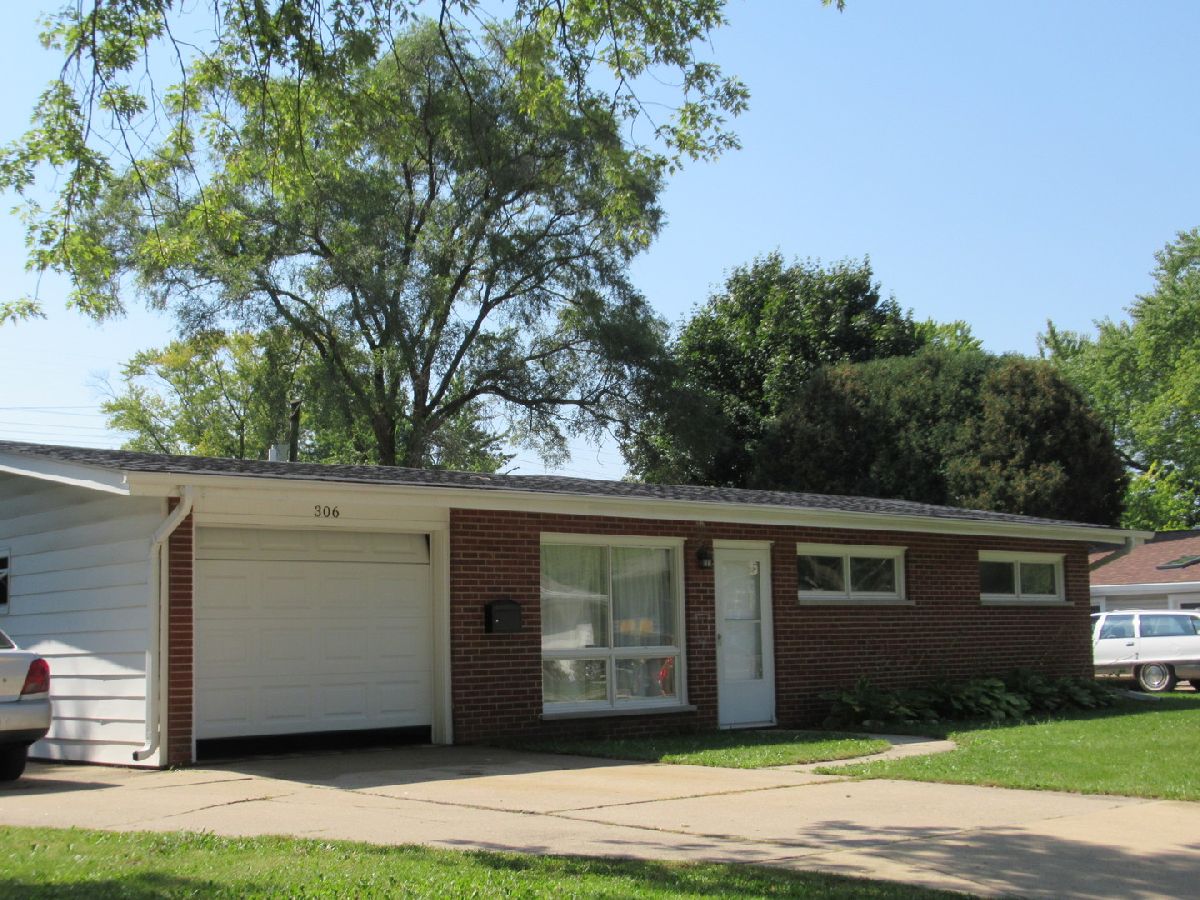  For Sale North Aurora Illinois, 306 Harmony Drive
