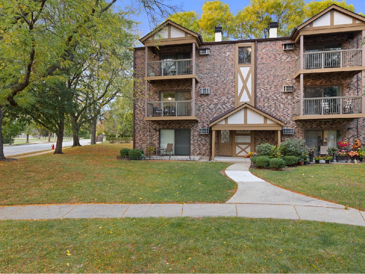  For Sale Arlington Heights Illinois, 751 Dwyer Avenue