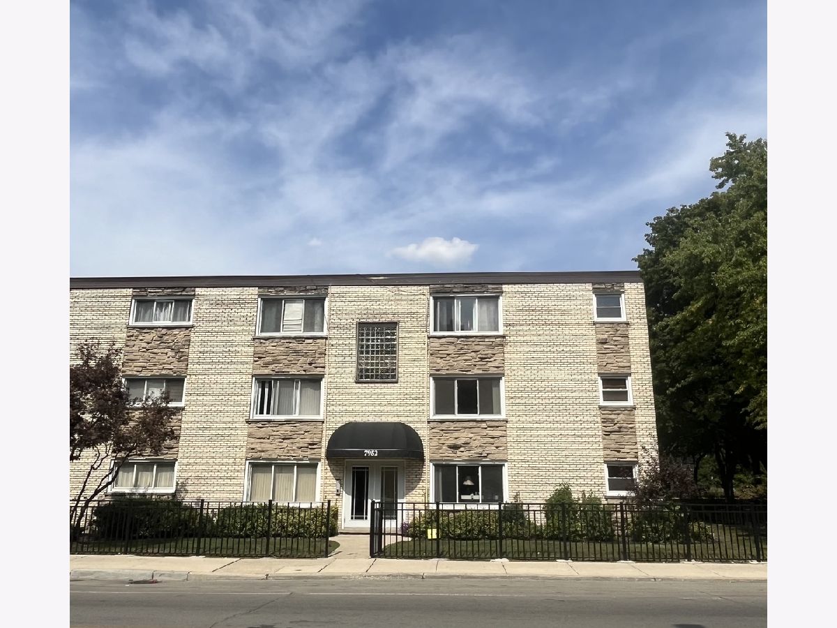For Rent River Forest Illinois, 7952 Madison