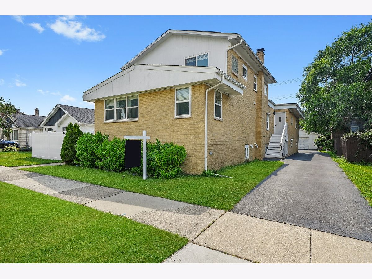 For Sale Lyons Illinois, 4322 Amelia Avenue
