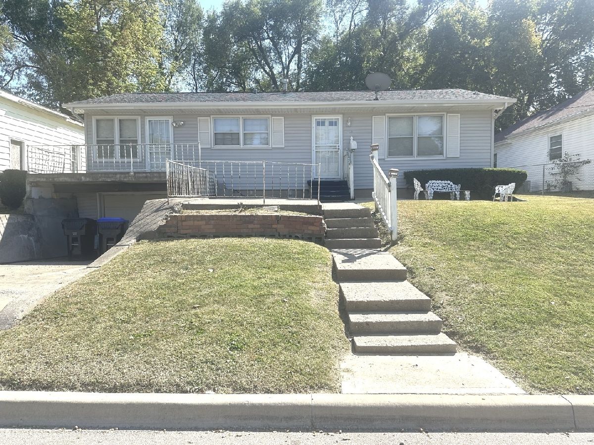Homes & Condos & Townhomes For Sale Miller Park Bloomington Illinois, 1304 Wood Street