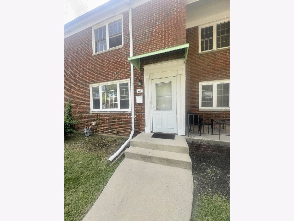  Rented Joliet Illinois, 921 Prairie