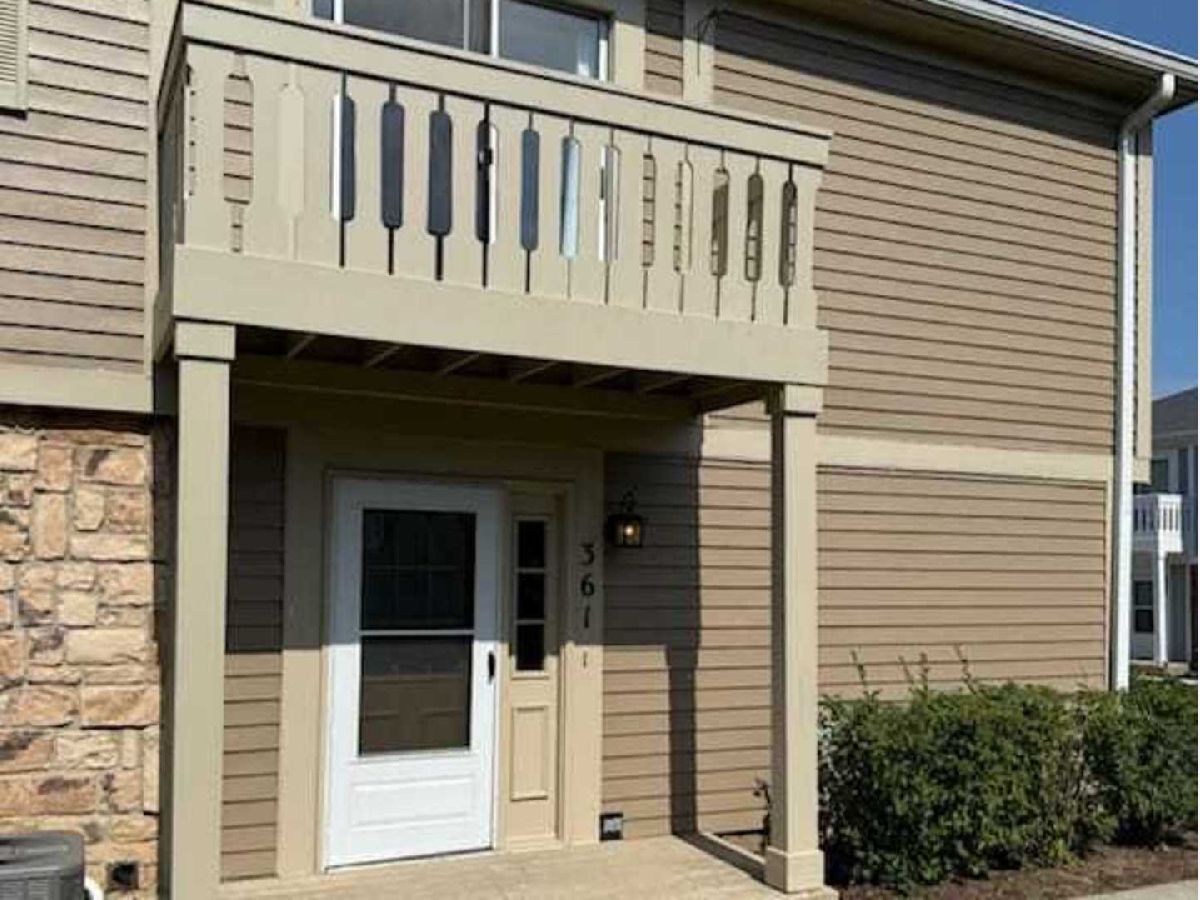 Townhomes & Condos For Sale Westwood Vernon Hills Illinois, 361 Ashwood Court