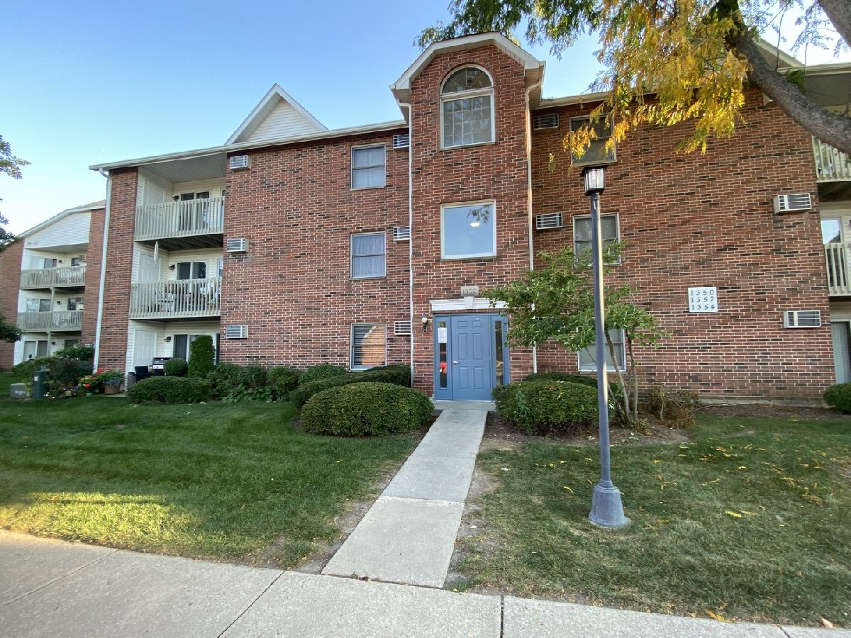  For Rent Lake In The Hills Illinois, 1352 Cunat