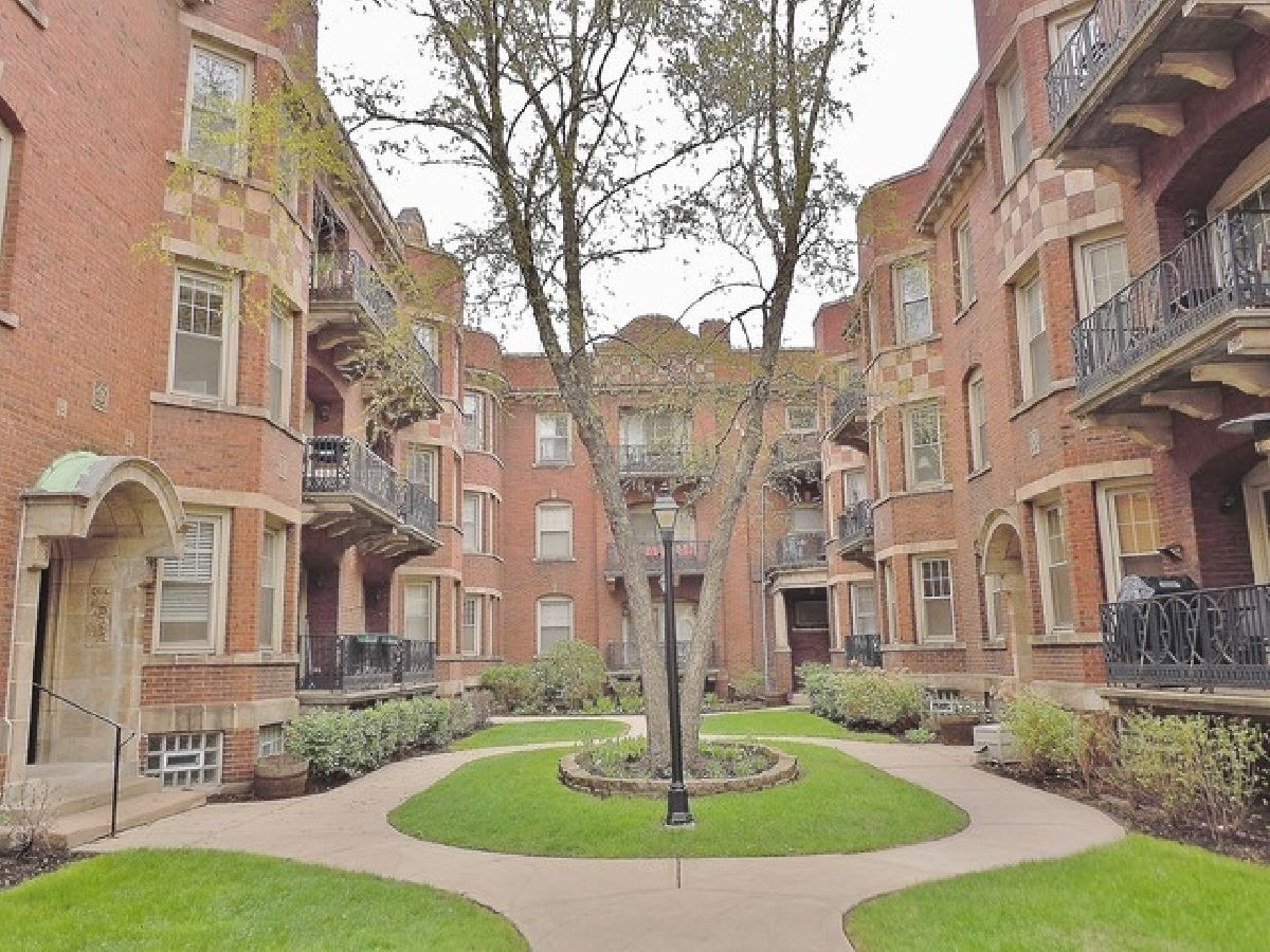 Rented Chicago Illinois, 5319 Harper