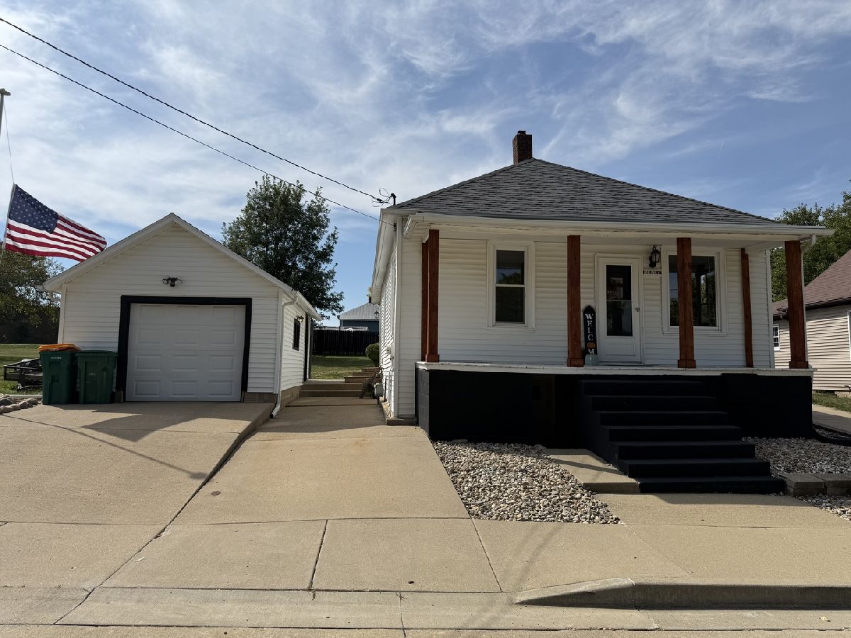  Sold Mark Illinois, 106 Ava