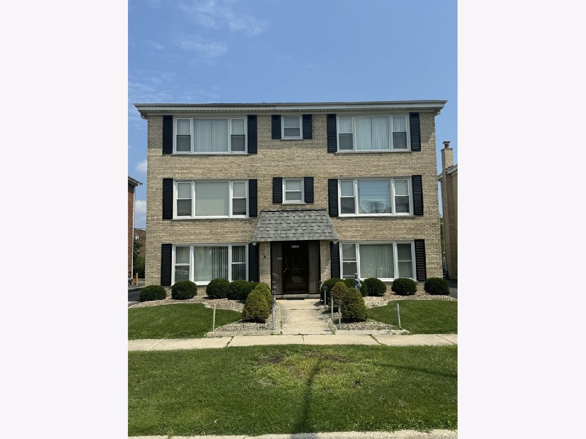  Rented Oak Lawn Illinois, 10913-15 Keating