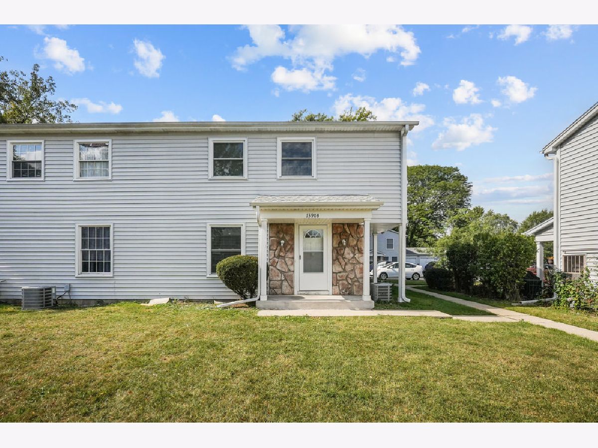  For Sale Aurora Illinois, 1390 Glen Circle