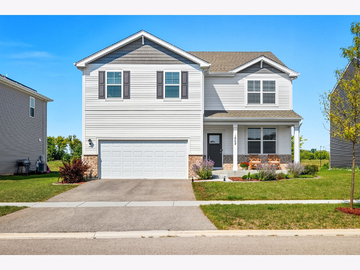  For Sale Pingree Grove Illinois, 1662 Hollow Tree Lane