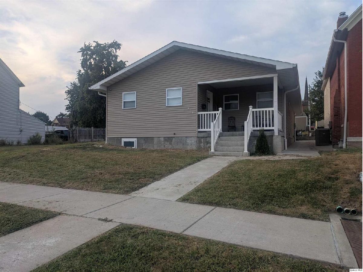  For Sale Quincy Illinois, 921 Adams