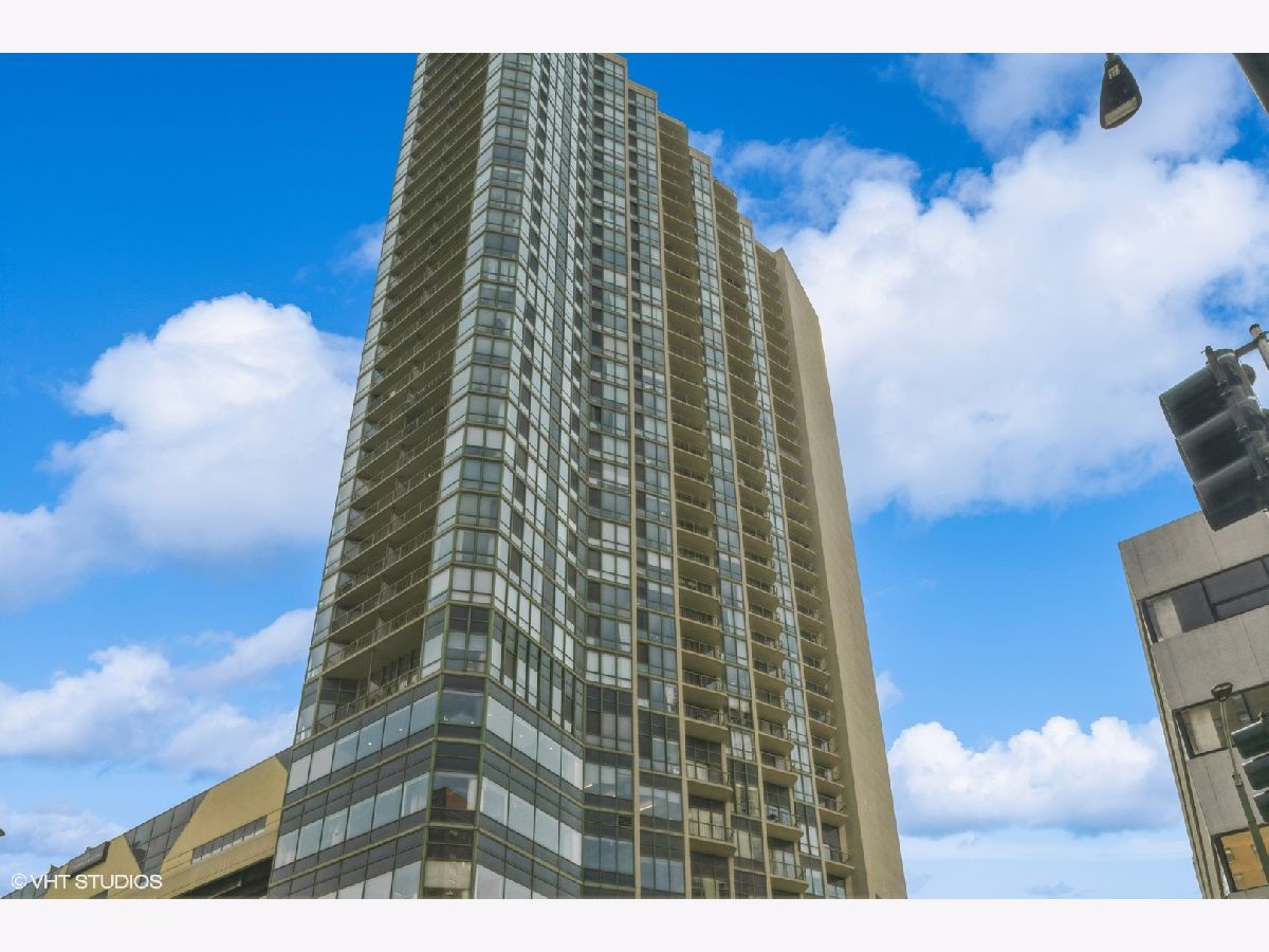 Condominiums For Rent Gold Coast Galleria Chicago Illinois, 111 Maple