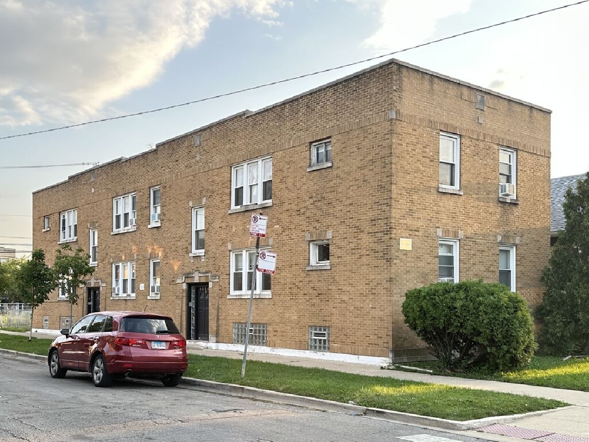  Rented Chicago Illinois, 3224 Linder