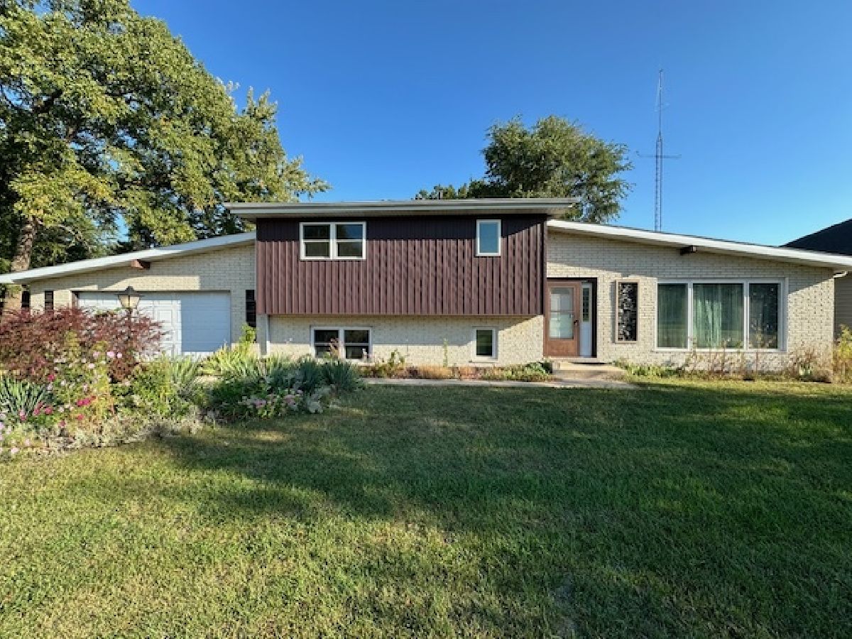  For Sale Braidwood Illinois, 998 Kennedy Road
