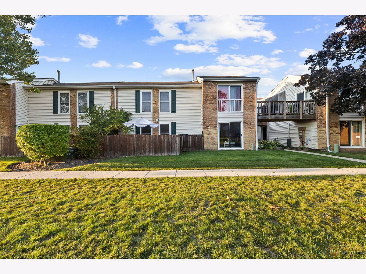  For Sale Hoffman Estates Illinois, 1977 Kenilworth Circle
