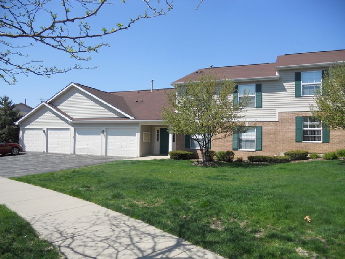 Condos & Townhomes Sold Fairfield Village Round Lake Beach Illinois, 1313 Red Oak