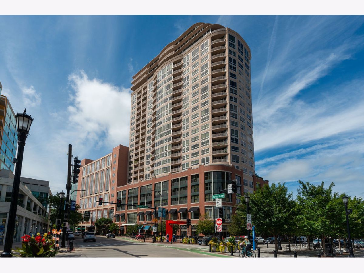 Condominiums Sold Sherman Plaza Evanston Illinois, 807 Davis