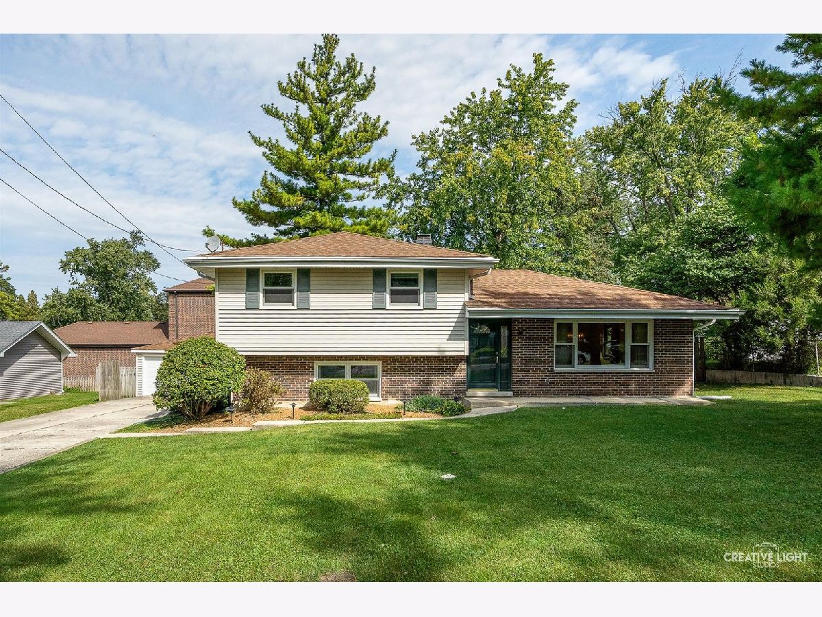 Rented Westmont Illinois, 138 Chicago