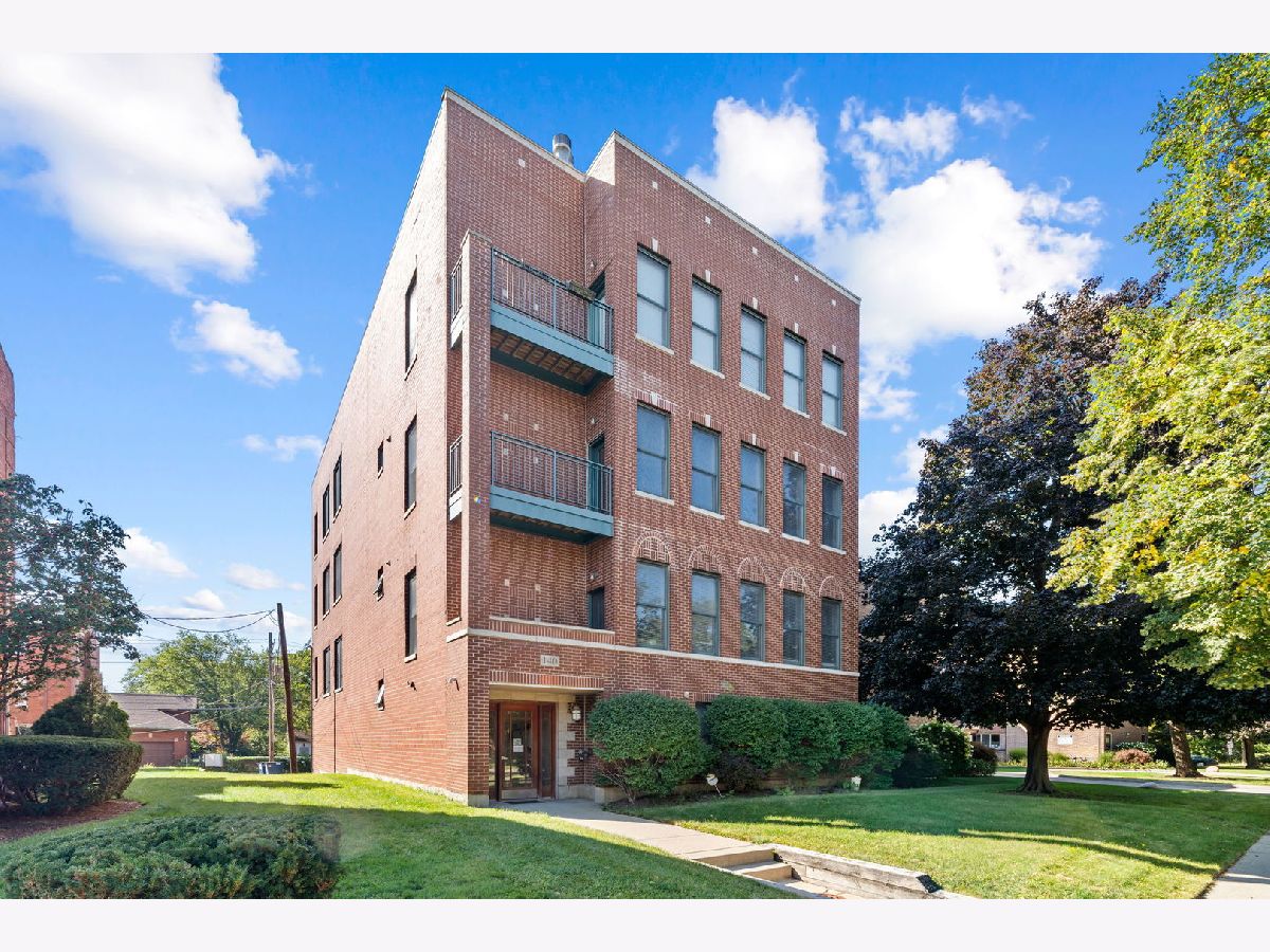  Rented Evanston Illinois, 140 Ridge