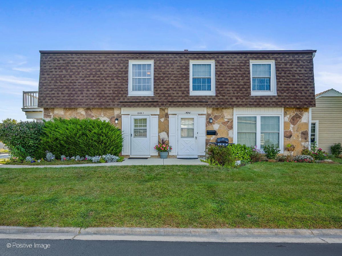 Townhomes & Condos For Sale Trees Of Wheaton Wheaton Illinois, 1393 Woodcutter Lane