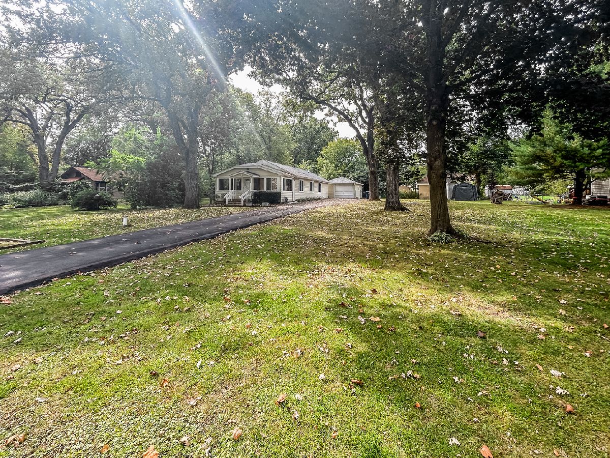 Homes For Sale Mylith Park Island Lake Illinois, 27692 Oak Street