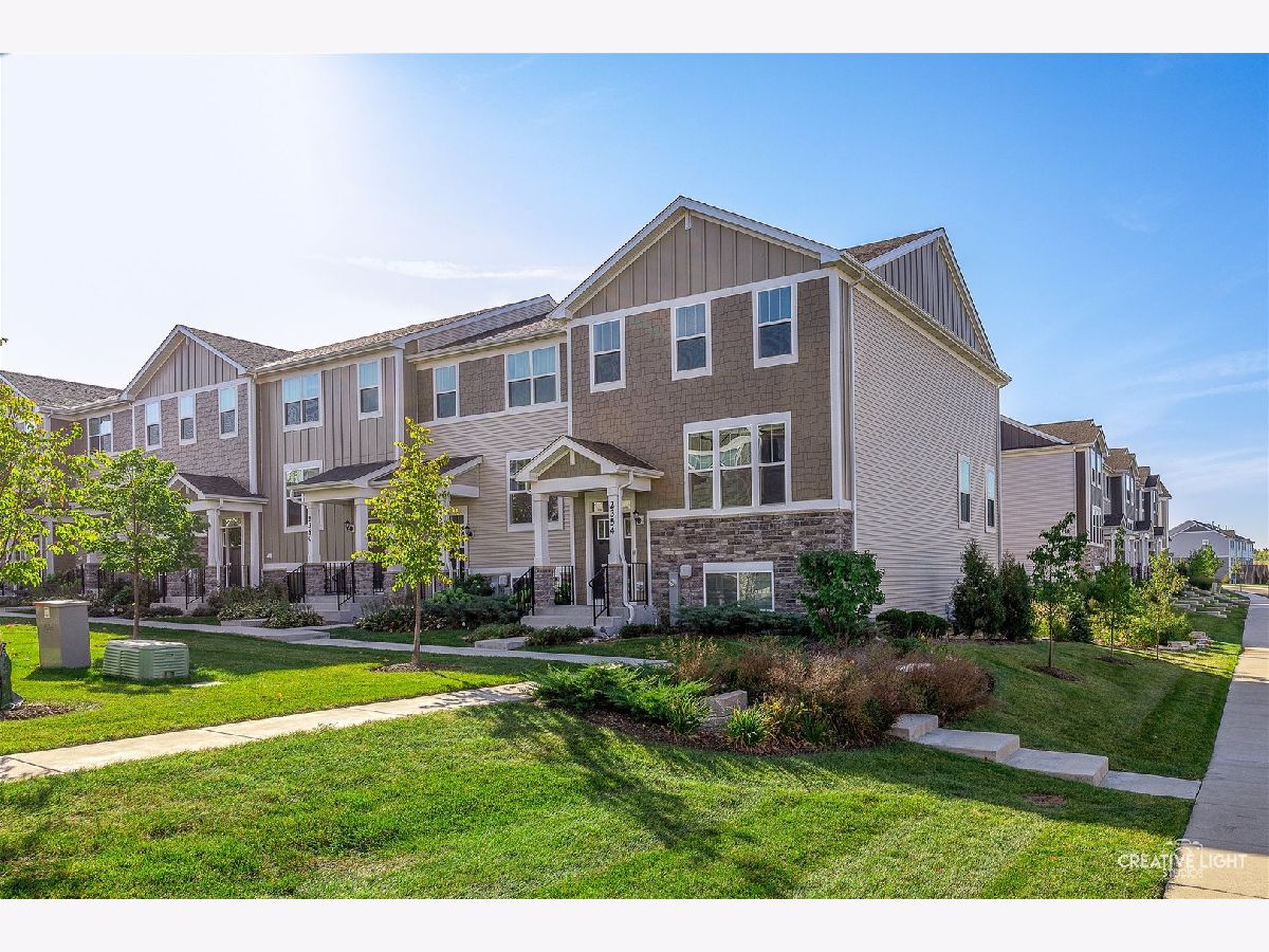  For Rent South Elgin Illinois, 2354 Southwind