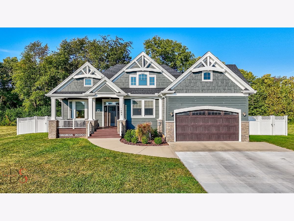  For Sale Ottawa Illinois, 1403 Shaws Lane