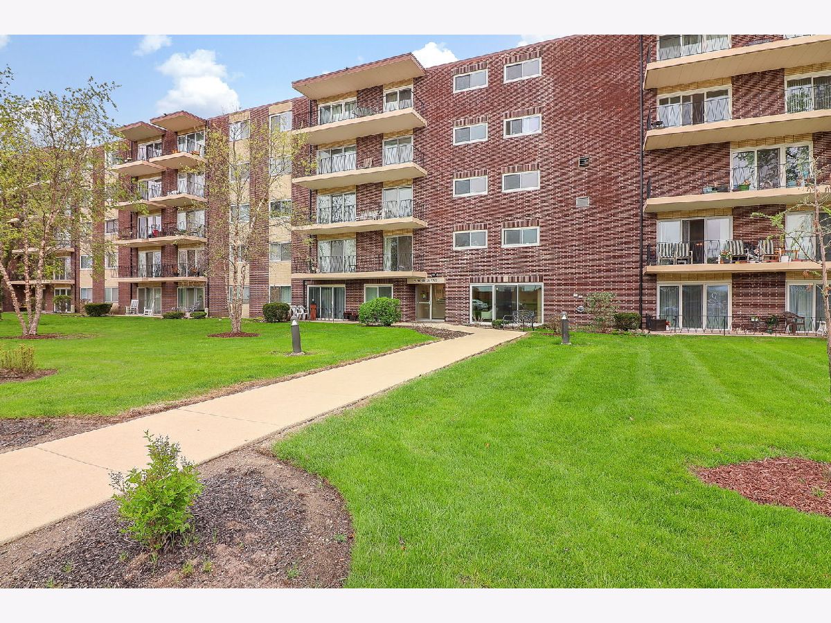  For Sale Downers Grove Illinois, 5300 Walnut Avenue