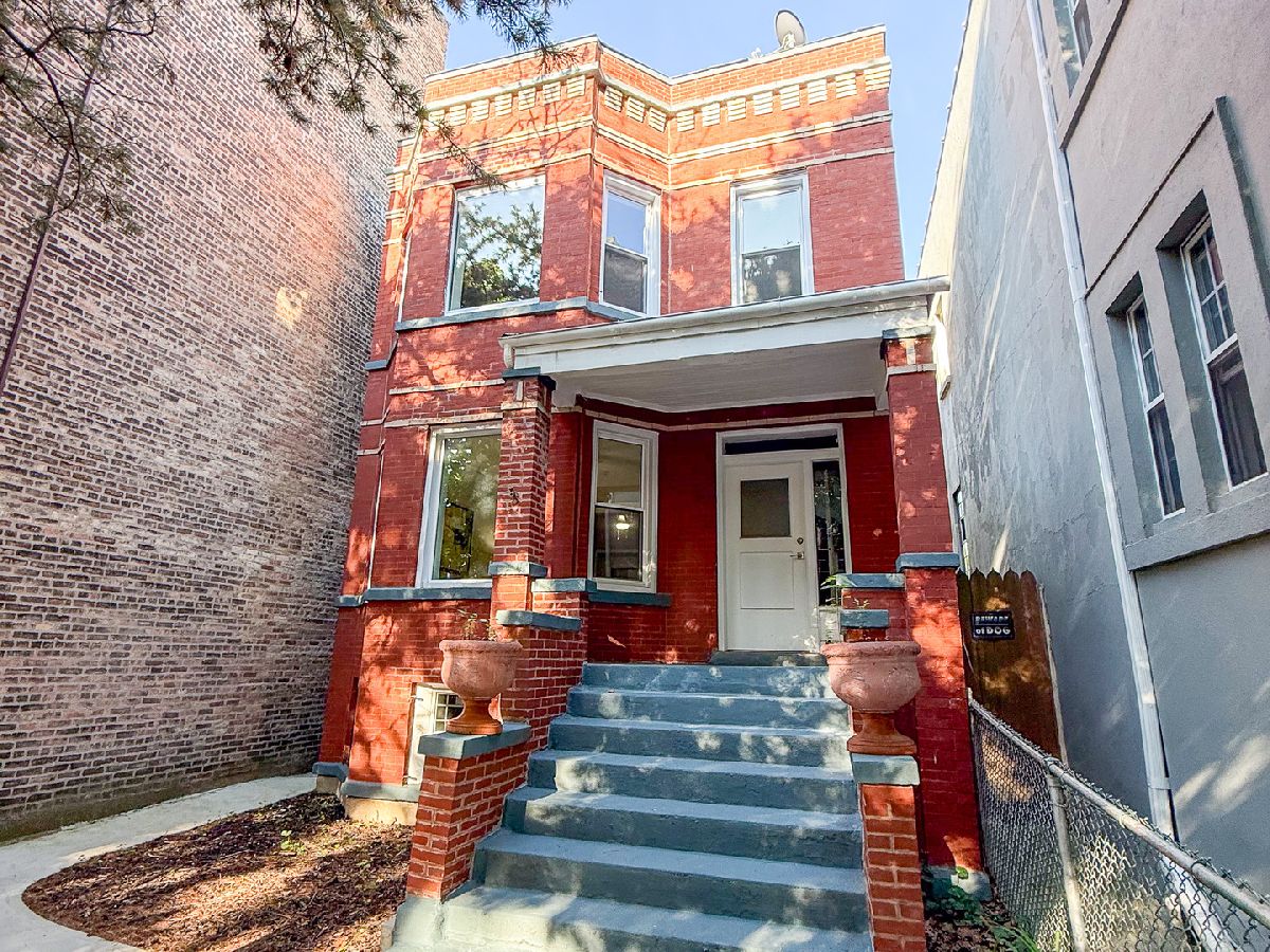  Rented Chicago Illinois, 4870 Magnolia