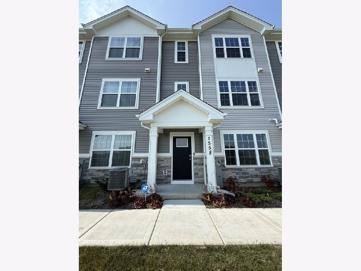  Rented Pingree Grove Illinois, 1558 Sequoia