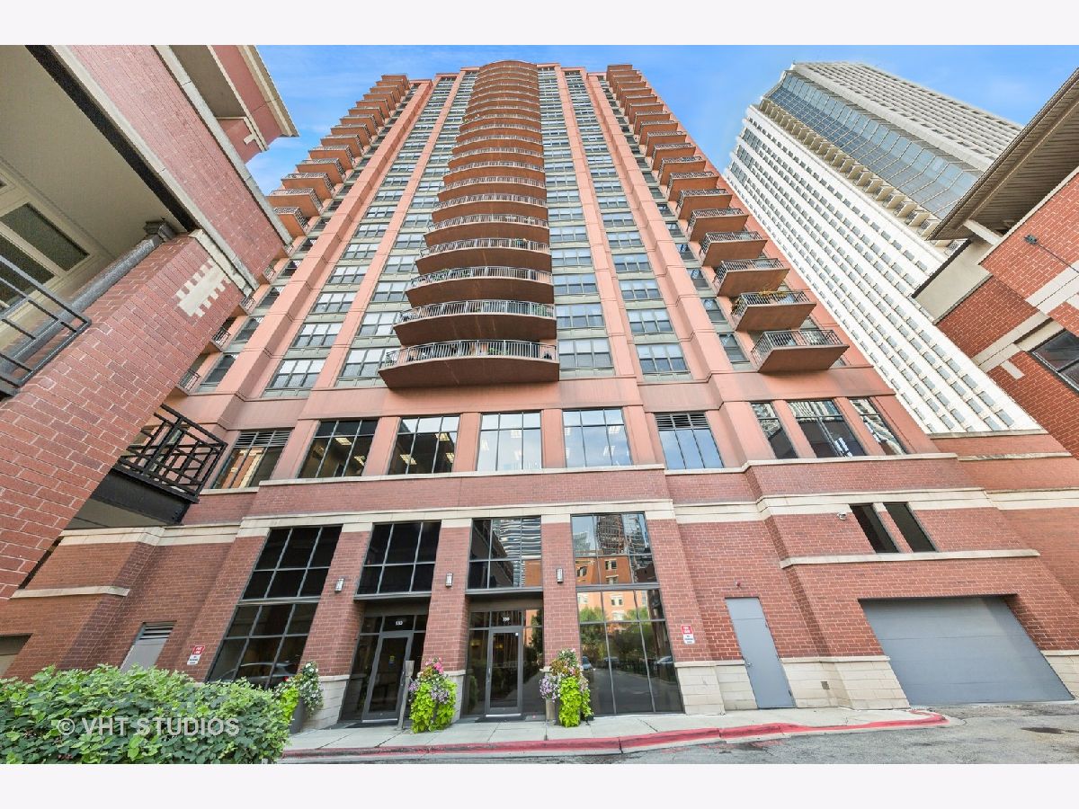 Rented Chicago Illinois, 330 Jefferson