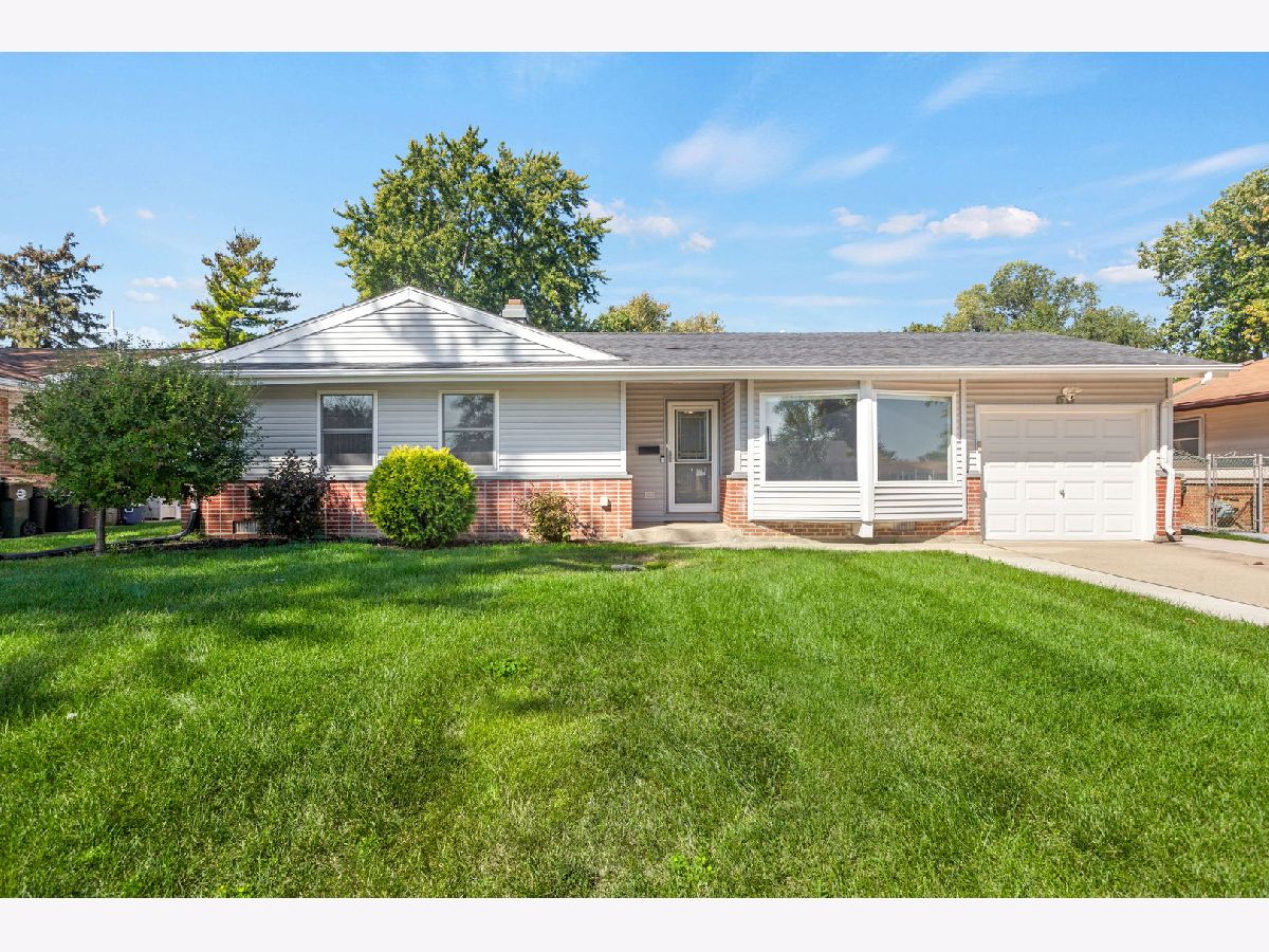  Sold Elk Grove Village Illinois, 66 Forest