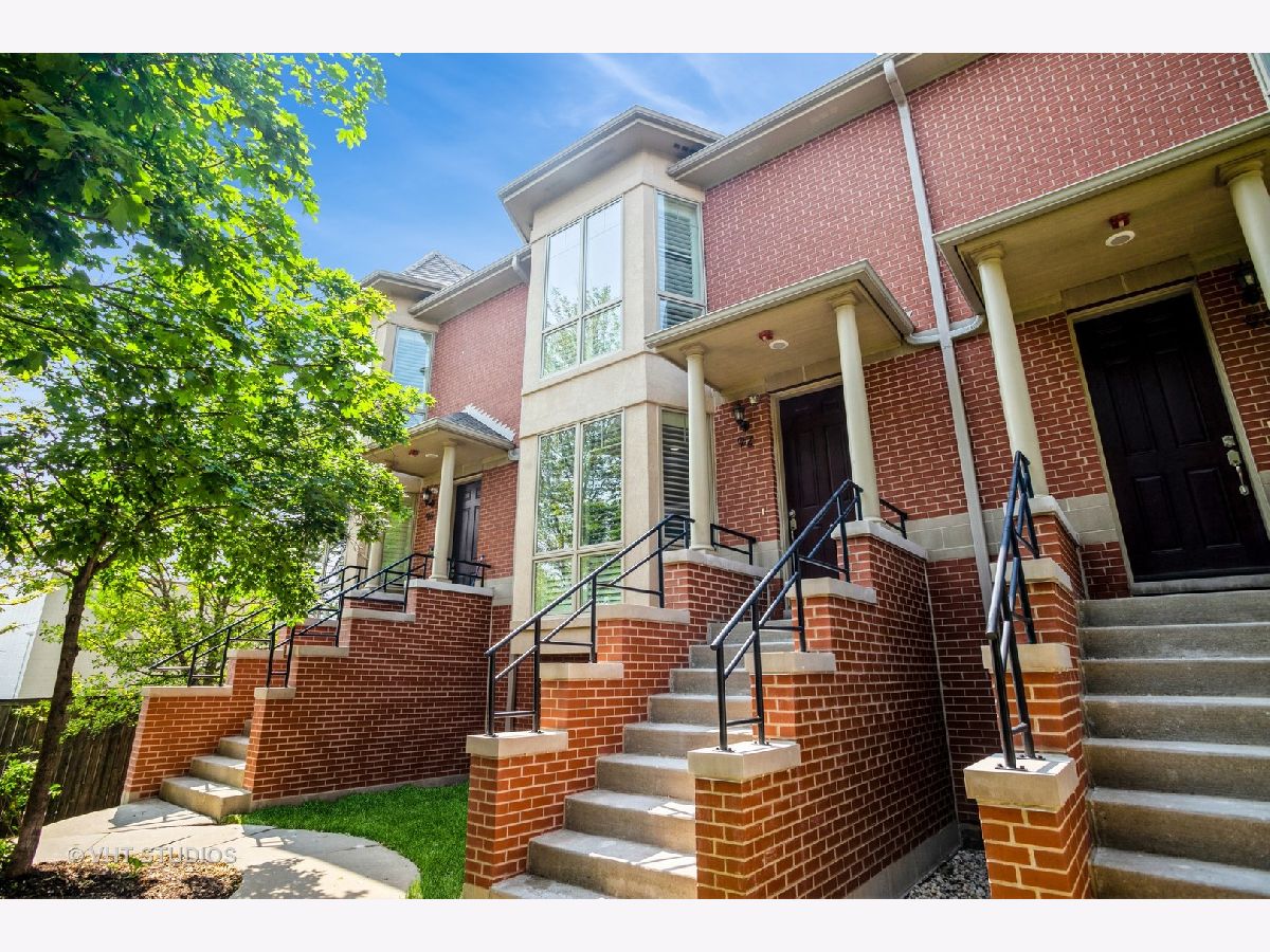  For Sale Wheeling Illinois, 92 Legacy Lane