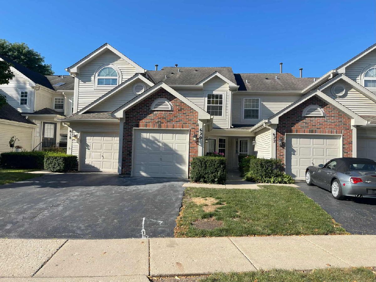 Townhomes & Condos & Homes For Rent Cobblers Crossing Elgin Illinois, 620 Cobblestone